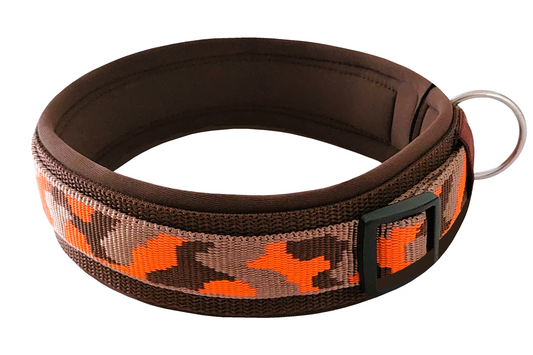 Hundehalsband-extra-breit-neopren-polster-hellbraun-orange-auf-braun-camouflage