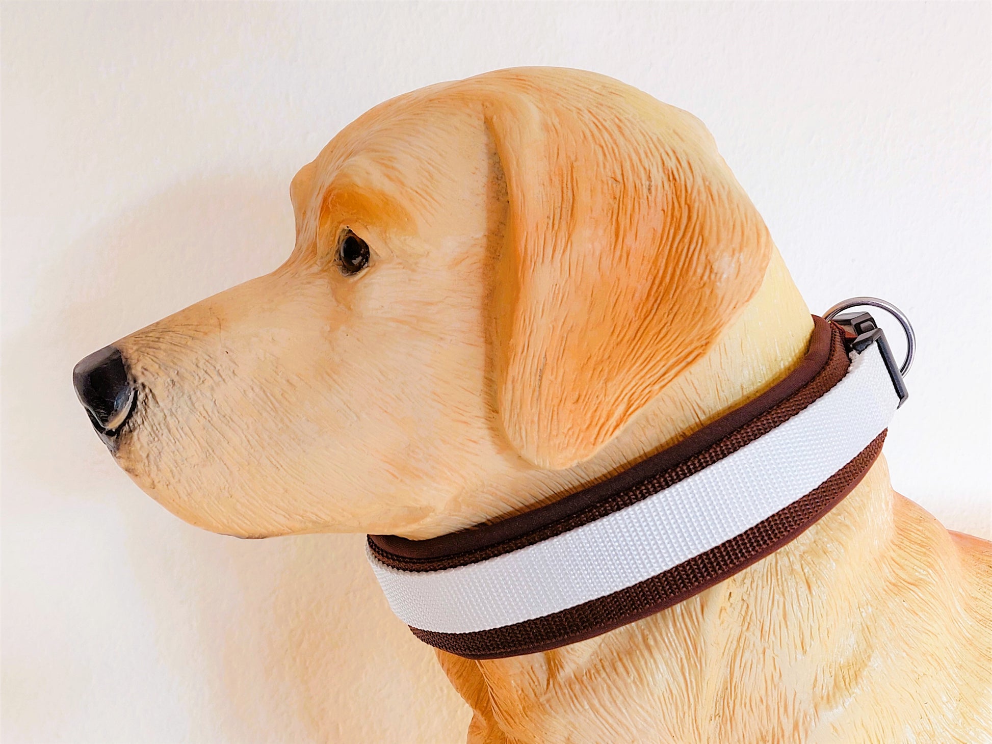 hundehalsband extra-breit neopren-polster weiß-auf-braun